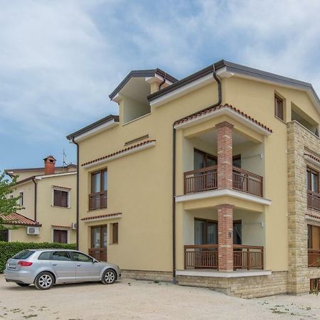Apartments Hana In Funtana Exterior foto